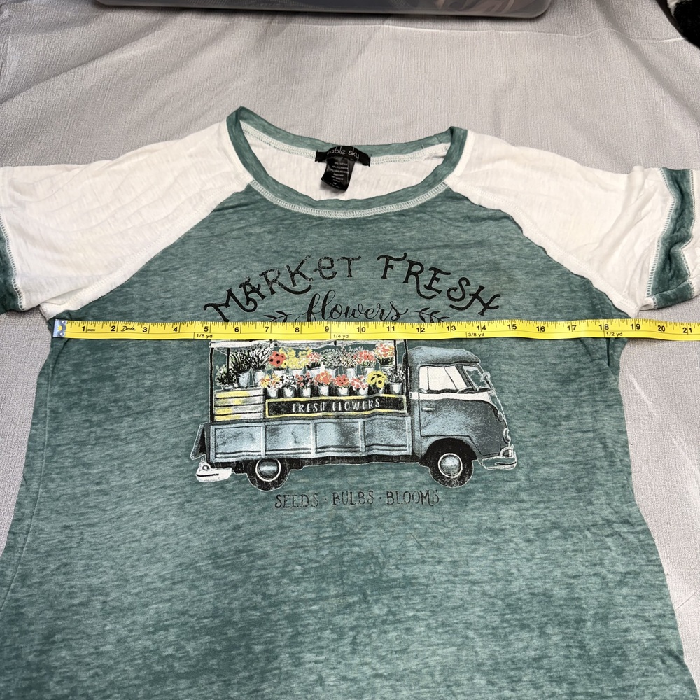 Sable Sky Market Fresh Flowers Graphic Tee Medium Green - Picture 6 of 8